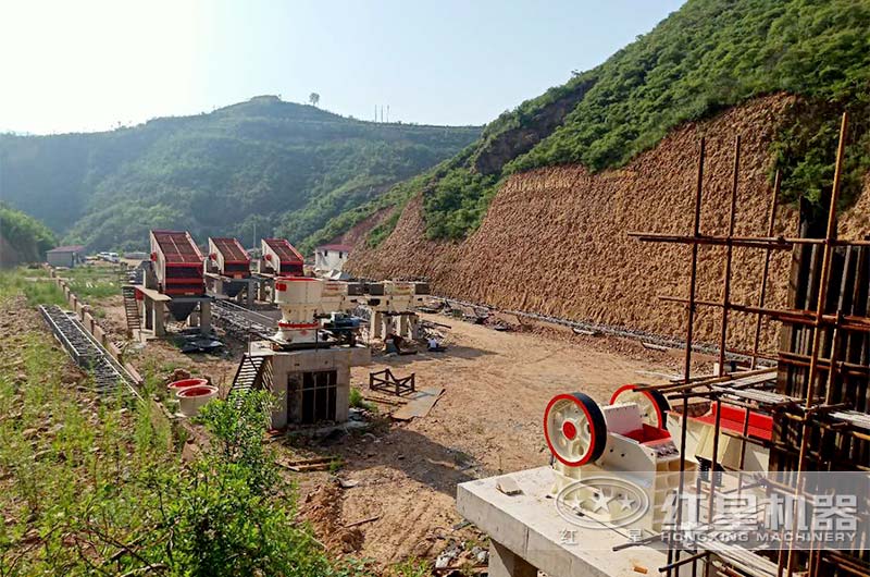 設(shè)備地基兩手抓，不誤生產(chǎn)緊掙錢