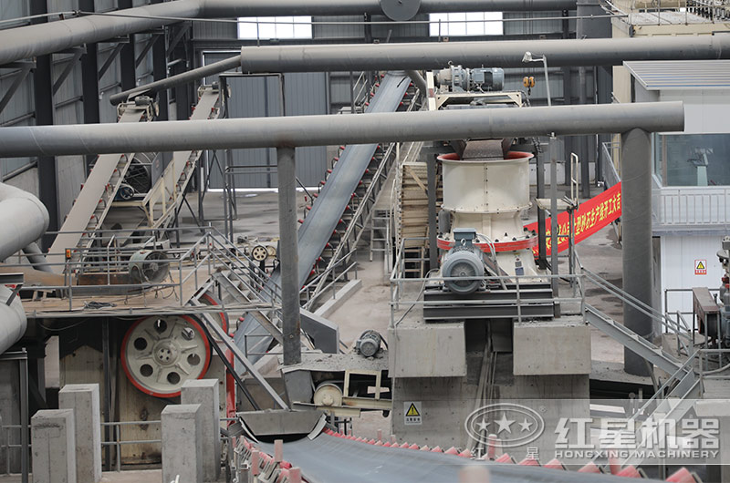 單杠圓錐破碎機(jī)現(xiàn)場(chǎng)