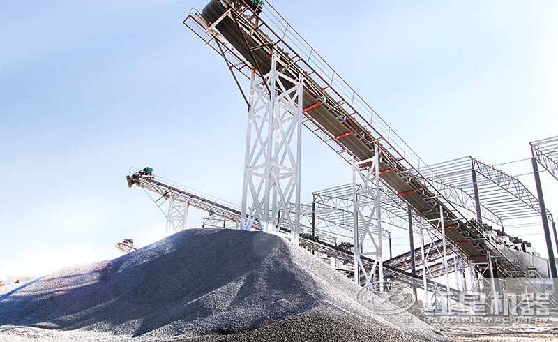 大型砂石料生產(chǎn)線(xiàn)現(xiàn)場(chǎng)