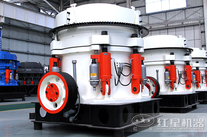 圓錐破碎機(jī)實(shí)拍圖，運(yùn)行平穩(wěn) 后期維護(hù)成本低